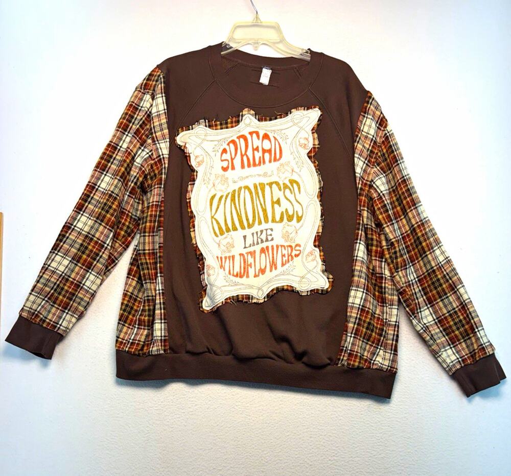 Women L Brown custom made flannel Plaid Crewneck Wildflower Graphic Sweatshirt